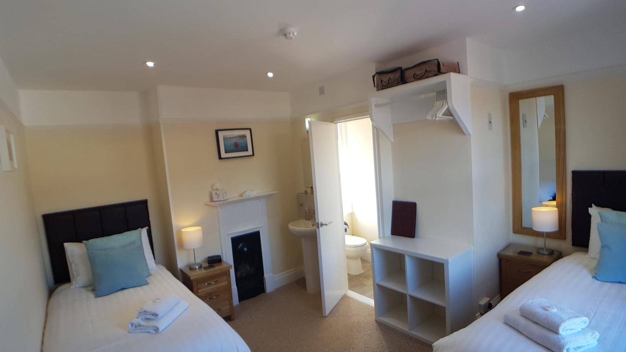 Charnwood Guest House Lyme Regis Exterior foto